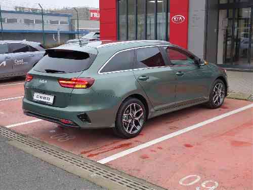 KIA Ceed SW CD 1 5 T GDi 7DCT TOP SKLADEM Autobond Group