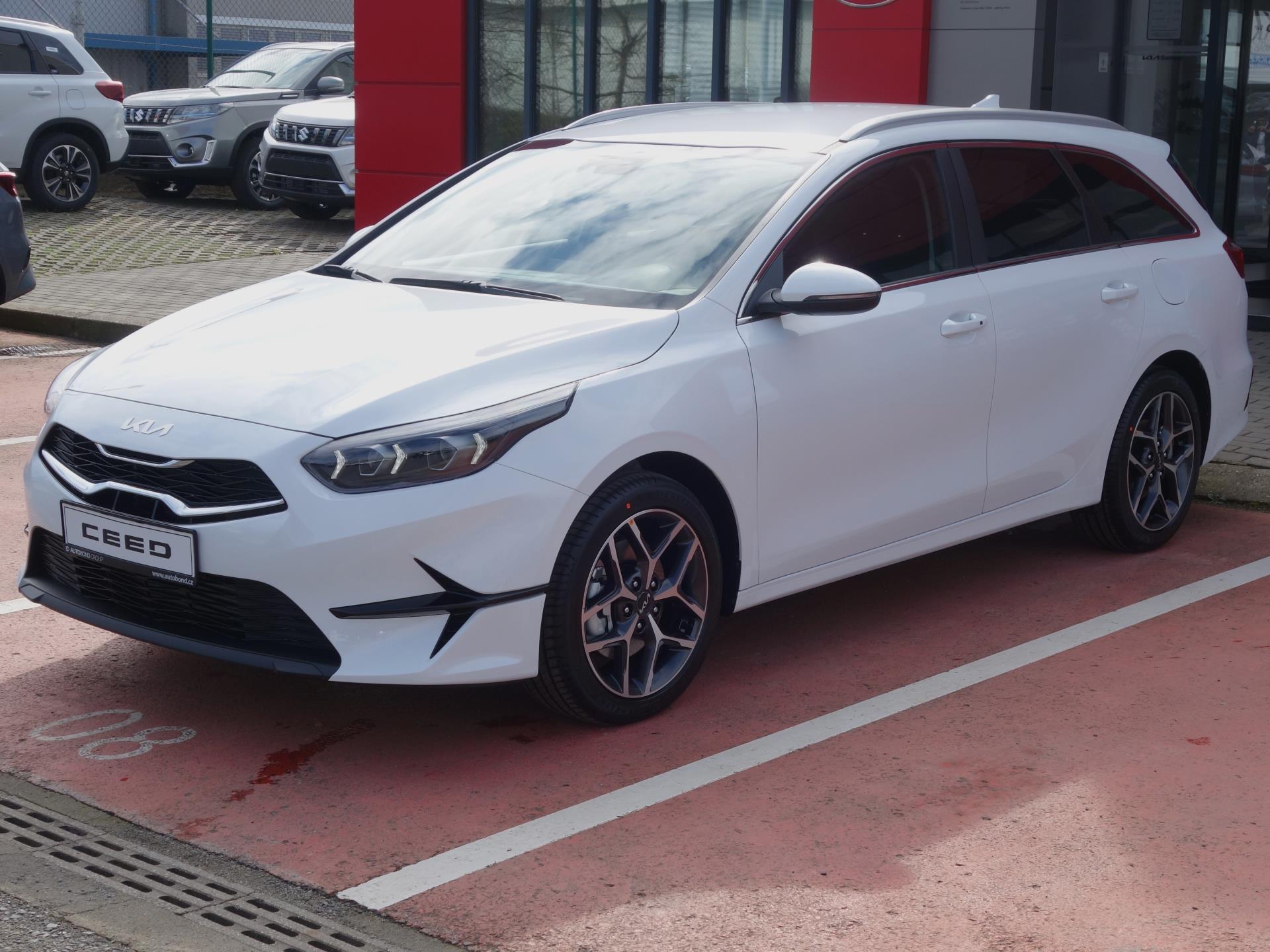 KIA Ceed 1,5 T-GDi GPF TOP !SKLADEM! *