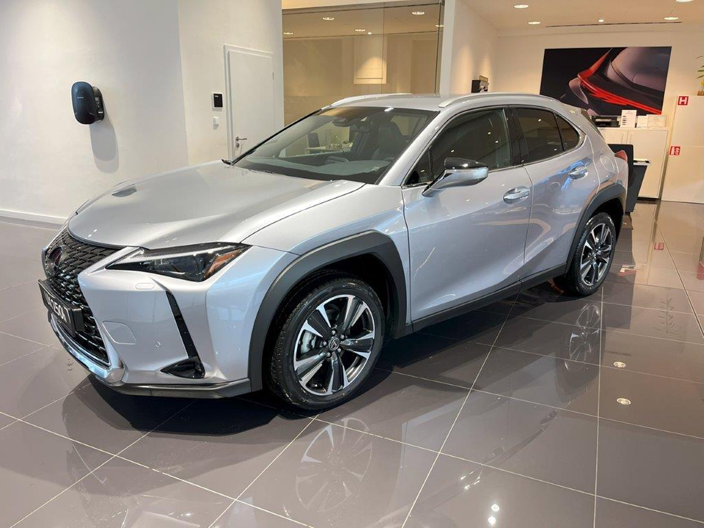 Lexus UX 300h 2,0l