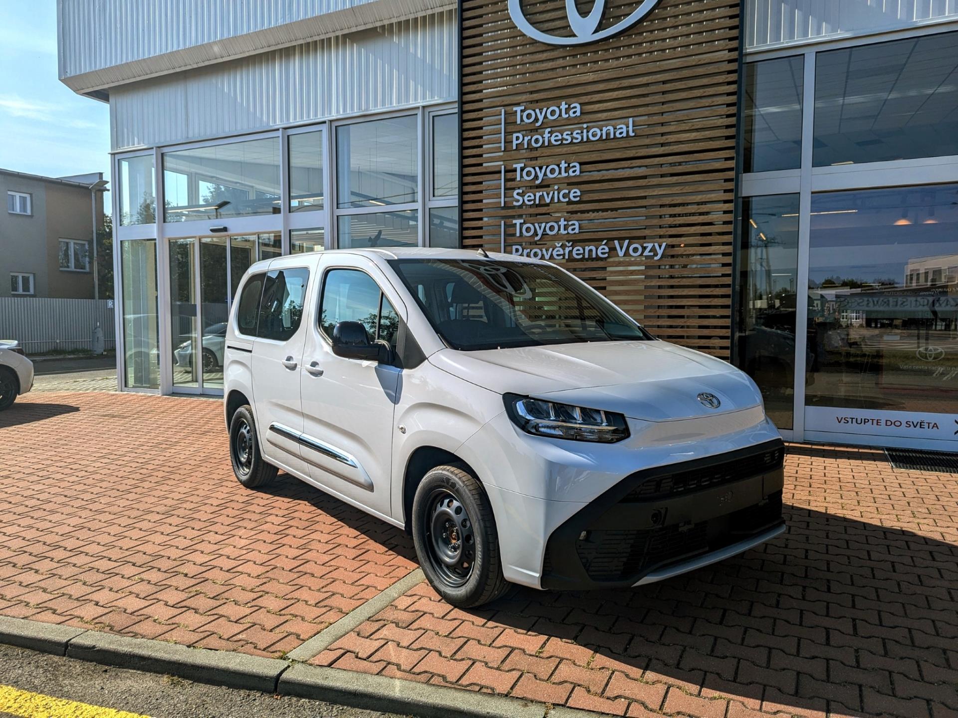 Toyota ProAce City Verso 1,2T 4×2 6MT SHORT BUSINESS