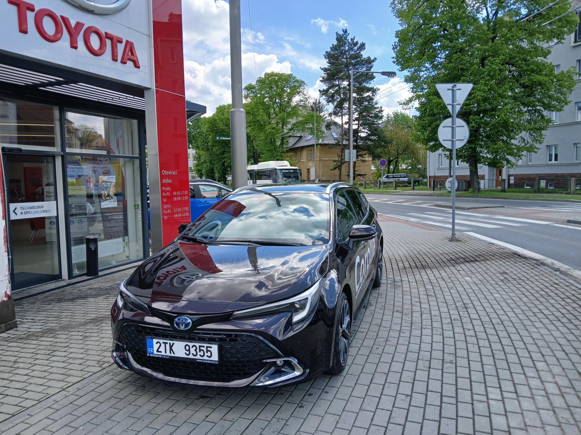 Toyota Corolla 2.0 hybrid e-CVT Executive