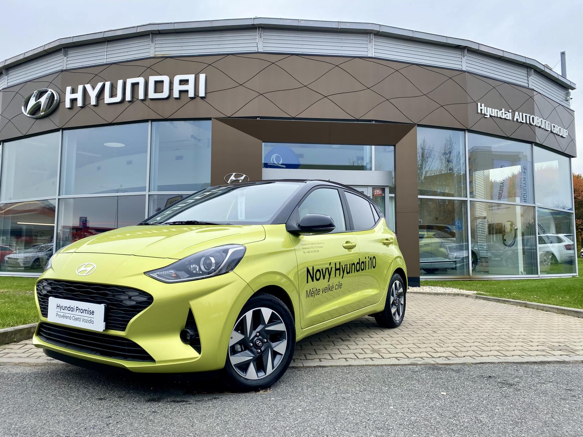 Hyundai i10 1,0i 63k Smart 15″ ALU, dvoutónová střecha