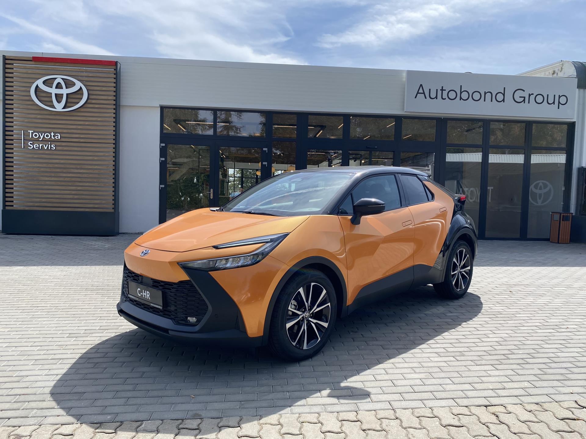 Toyota C-HR 1,8 HEV STYLE + Zimní komplety