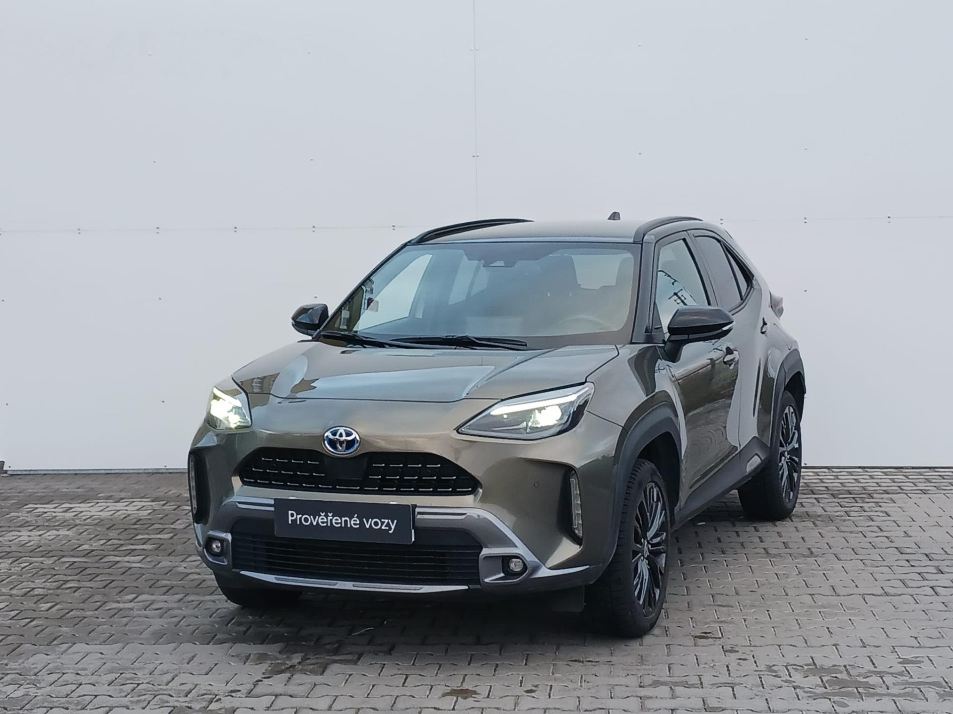 Toyota Yaris Cross 1.5 HSD e-CVT AWD Adventure VIP