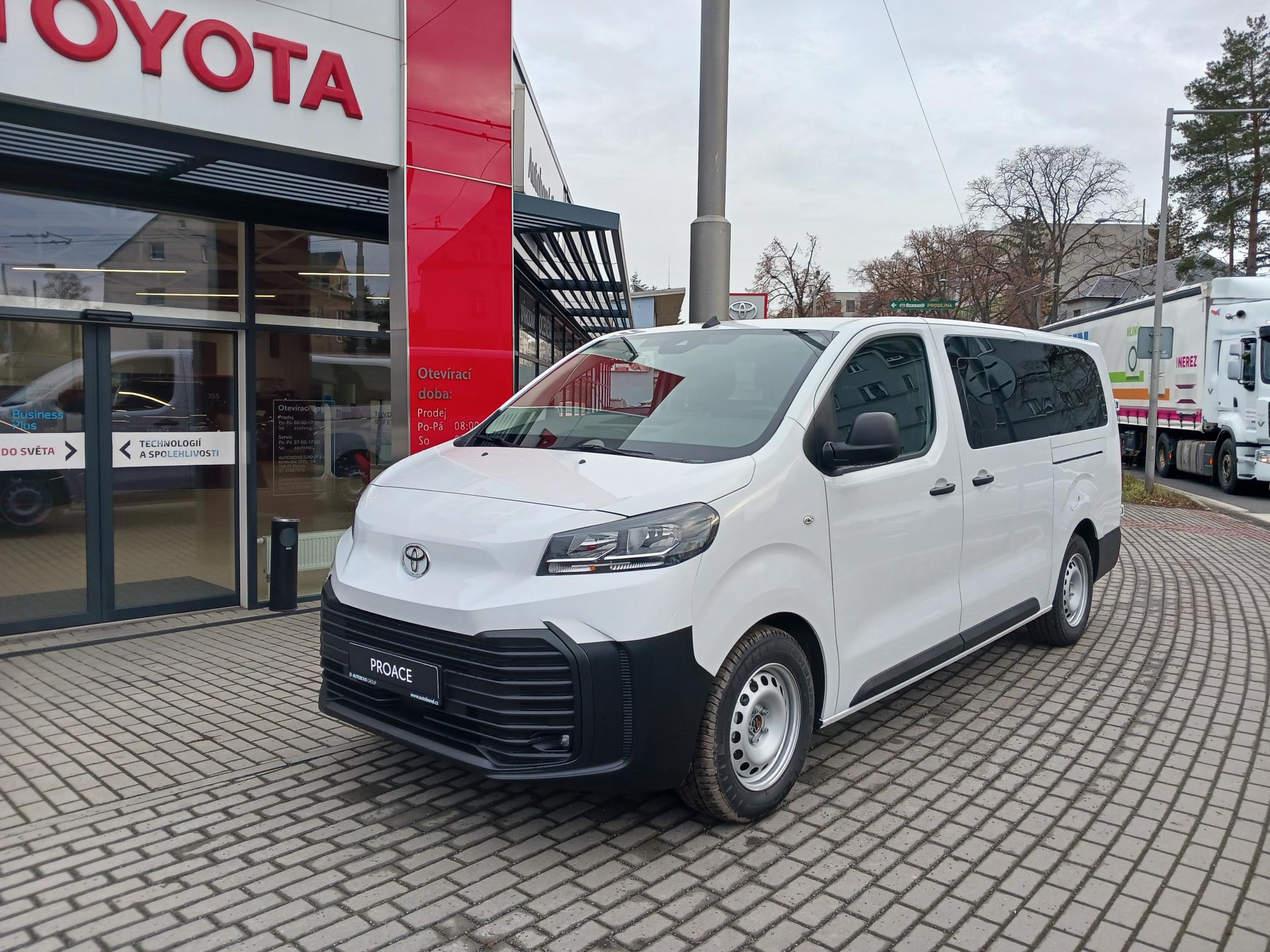 Toyota ProAce Verso 2.0L Diesel 144 – 6 MT, Combi 9S