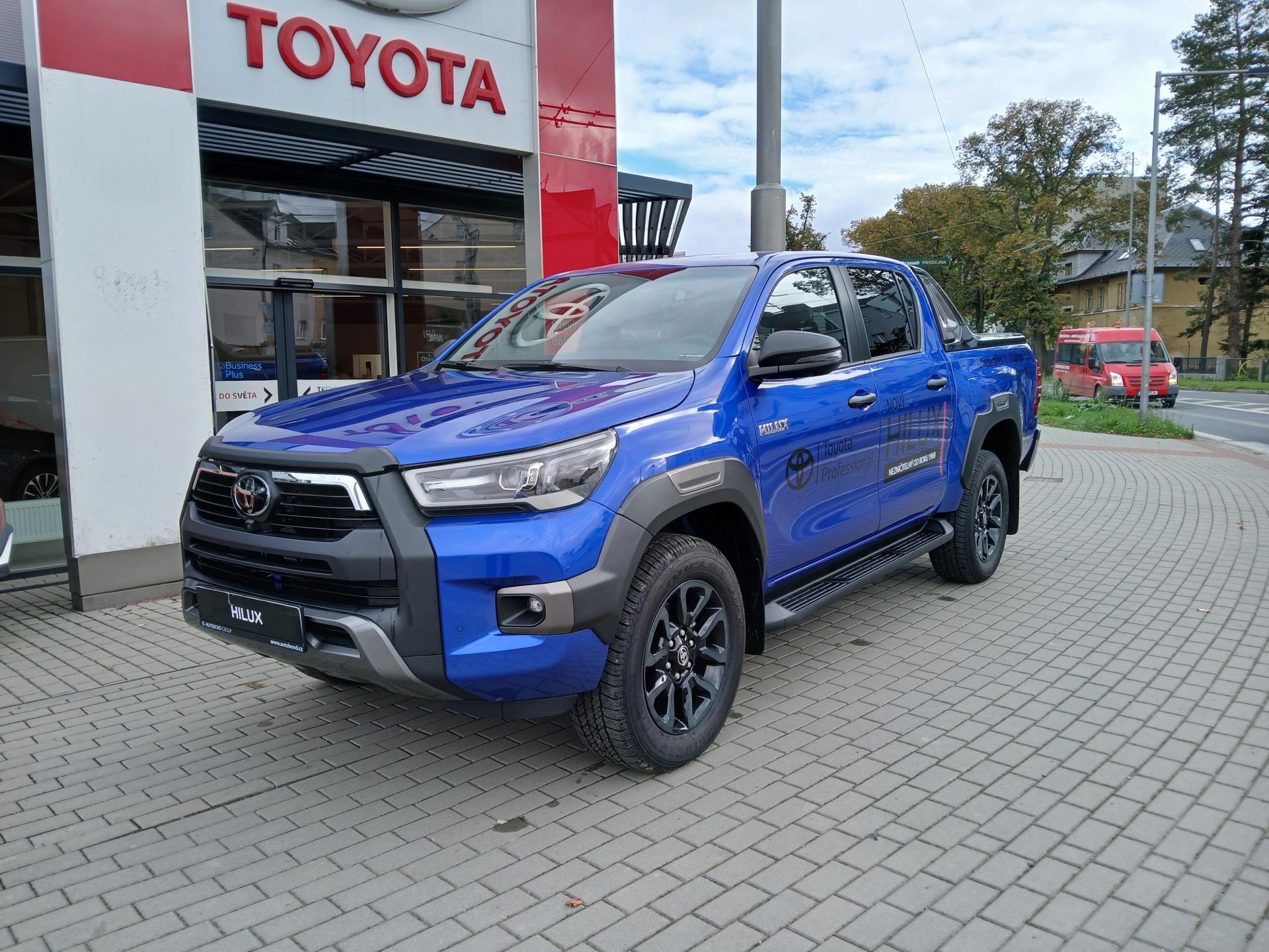 Toyota Hilux 2,8 6AT Invincible SPORT