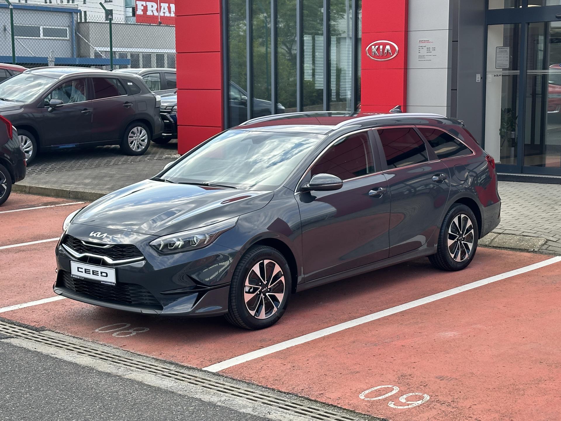 KIA Ceed SW 1,5 T-GDi GPF 7DCT TOP !SKLADEM!