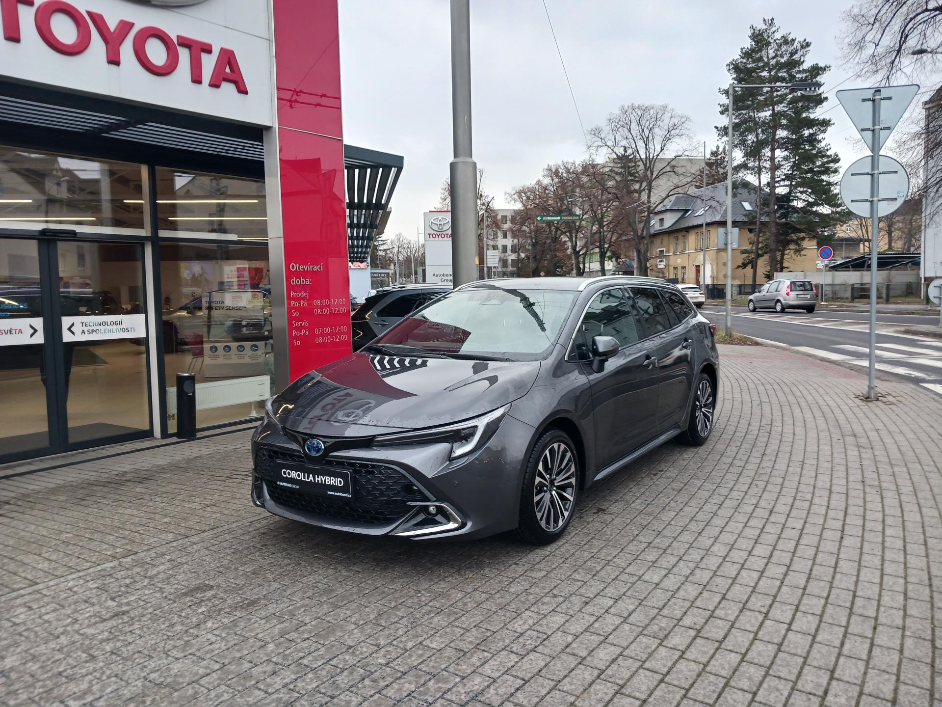 Toyota Corolla TS 1.8 Hybrid (2×4), Style