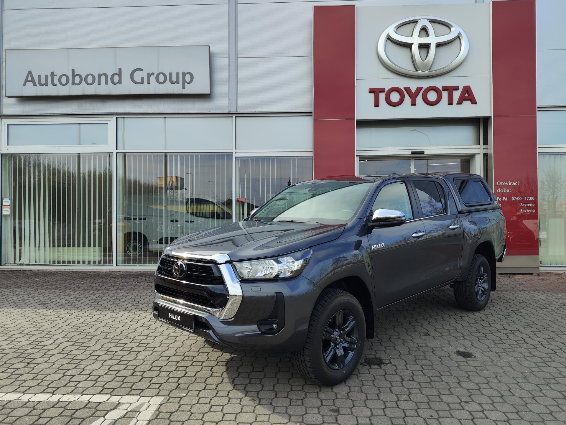 Toyota Hilux 2,8D 6AT Active, Tažné, Hardtop