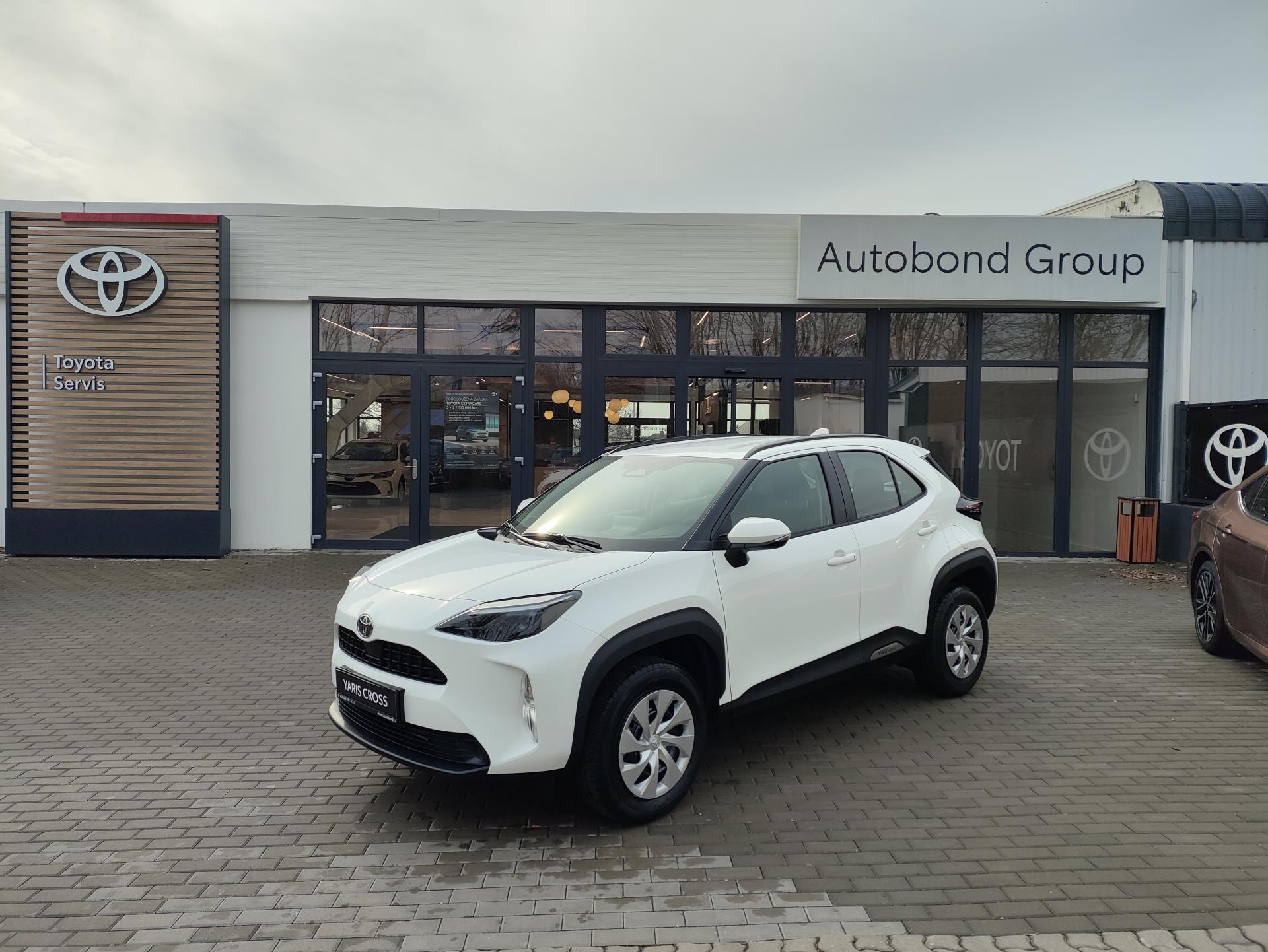 Toyota Yaris Cross 1.5 HEV Active + zimní kola