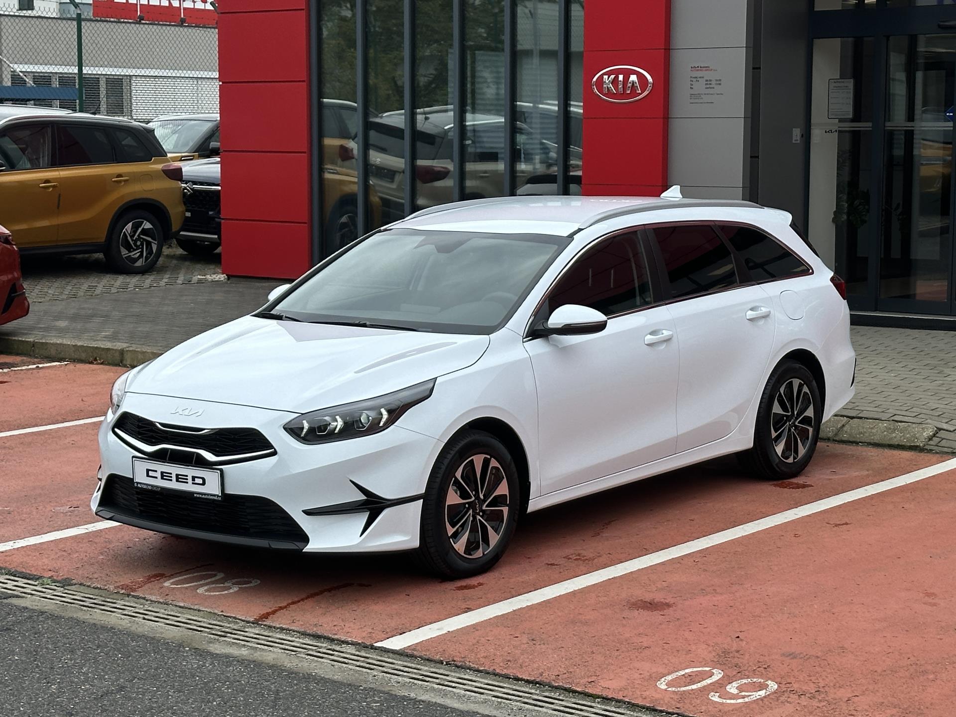 KIA Ceed SW 1,5 T-GDi  7DCT TOP !SKLADEM!